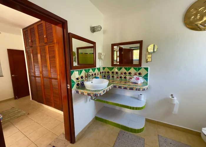 Villa Urbaneden 'another Day In Paradise' *