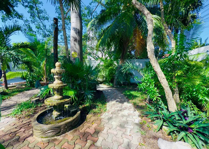 Villa Urbaneden 'another Day In Paradise' *