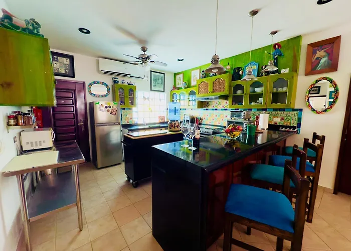 Villa Urbaneden 'another Day In Paradise' *
